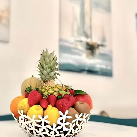 For 6 People Near The Sea